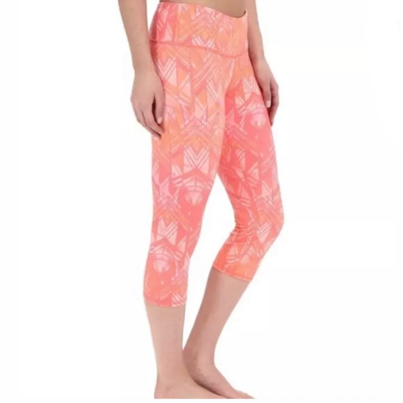 ALO Yoga Pants - ALO Yoga Airbrush Capri Legging Guava Indio Large